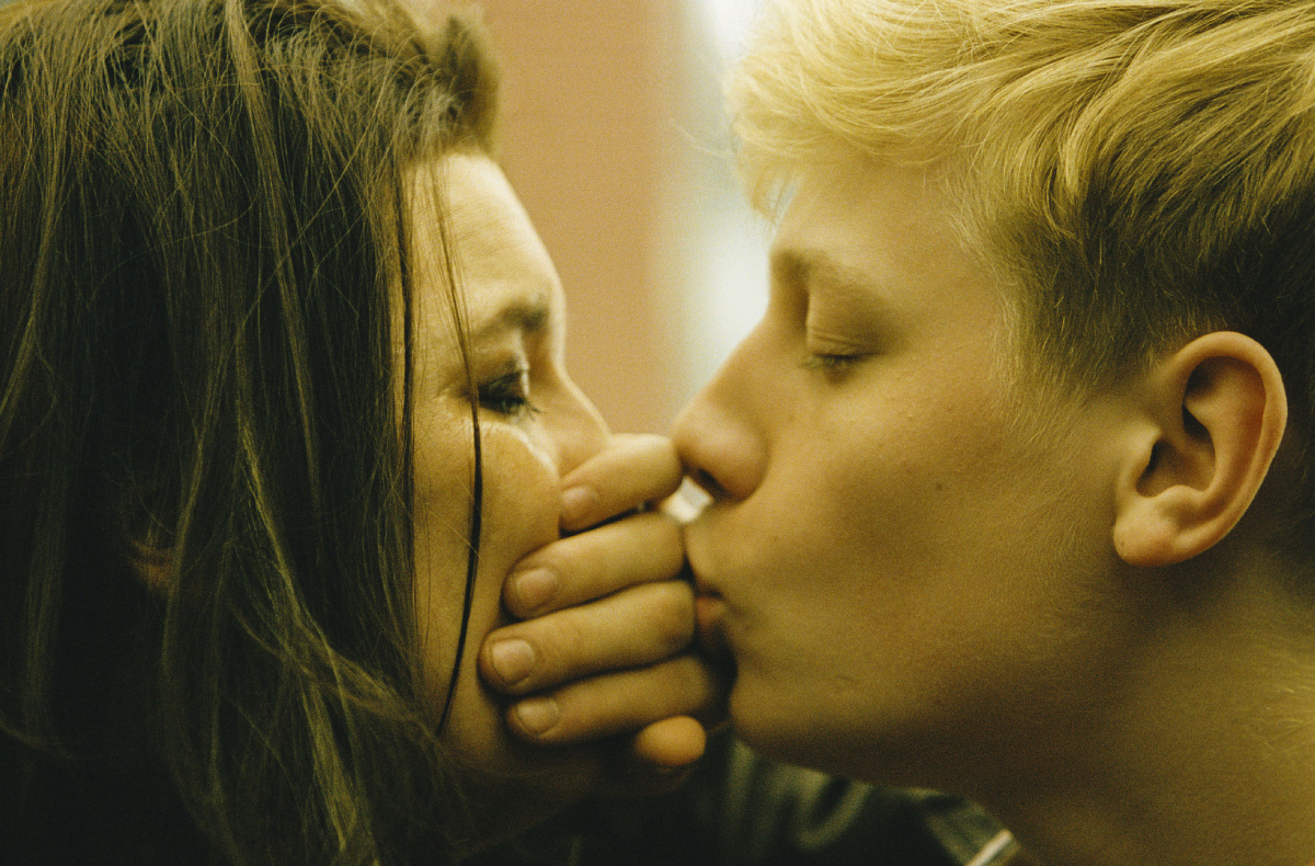 Subject: On 2014-09-30, at 5:21 PM, Peter Howell wrote: Anne Dorval (L) and Antoine-Olivier Pilon (R) star in Xavier Dolan's award-winning drama MOMMY. Photo credit : Shayne Laverdia®re ADorval_AOPilon1.jpg