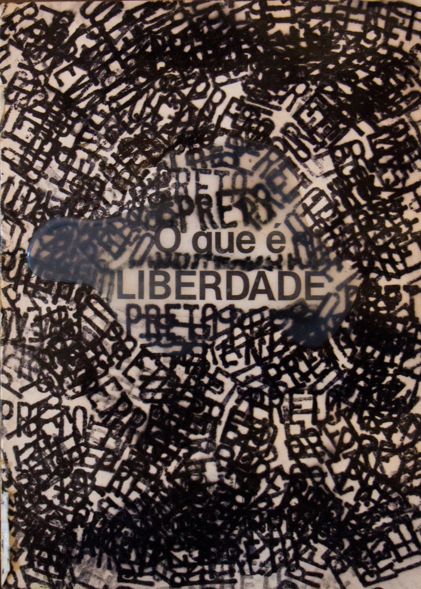 O que é Liberdade, 2018. Objeto, livro carimbado com a palavra PRETO, 16x11,5x1,5cm.