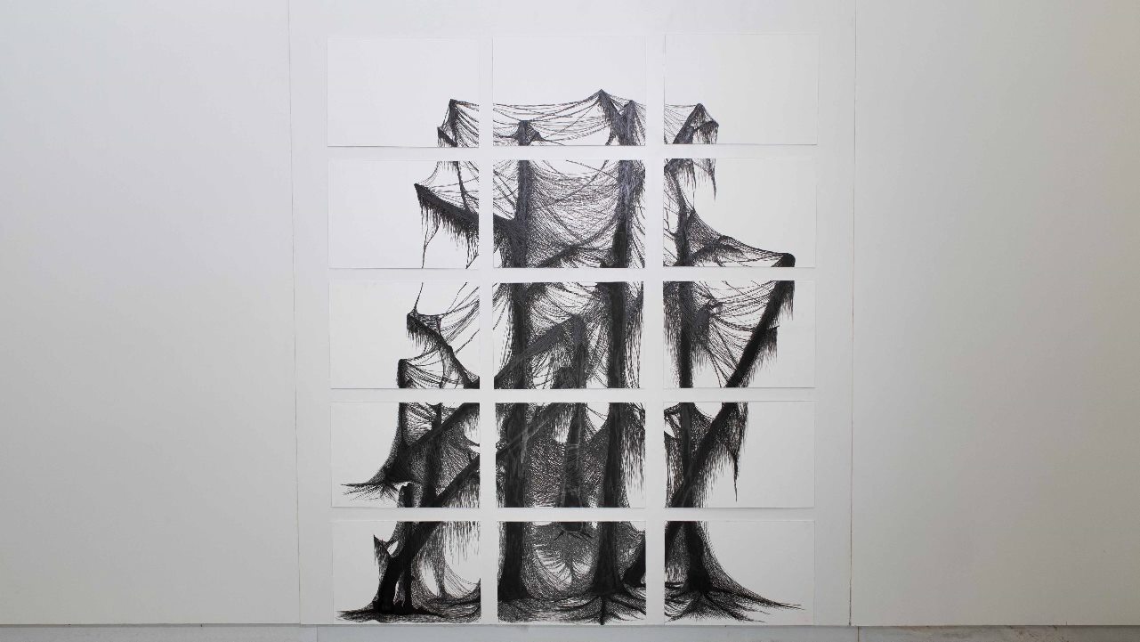 Algas filamentosas sobre restinga, Edson Macalini, 2020. Desenho com caneta nanquim sobre papel canson, 135x164cm.