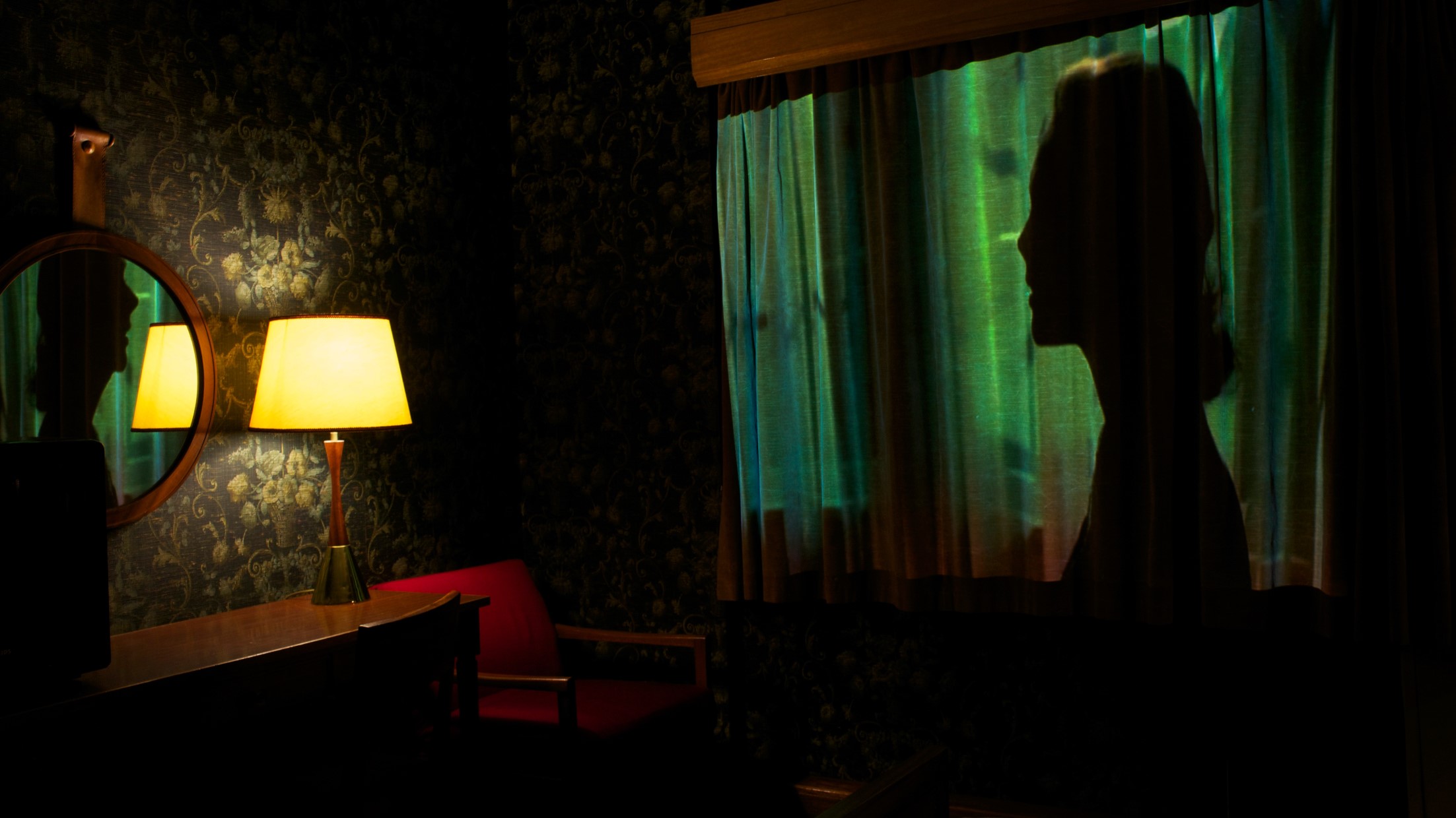 Minha fantasma Judy (Projeto Hotel Miradouro), 2014. Fotografia, 82x48cm.